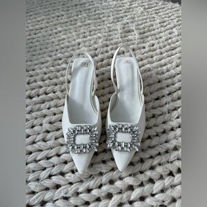 New Elegant White Slingback Heels with Embellishments size 7 (37-37,5 or 38)